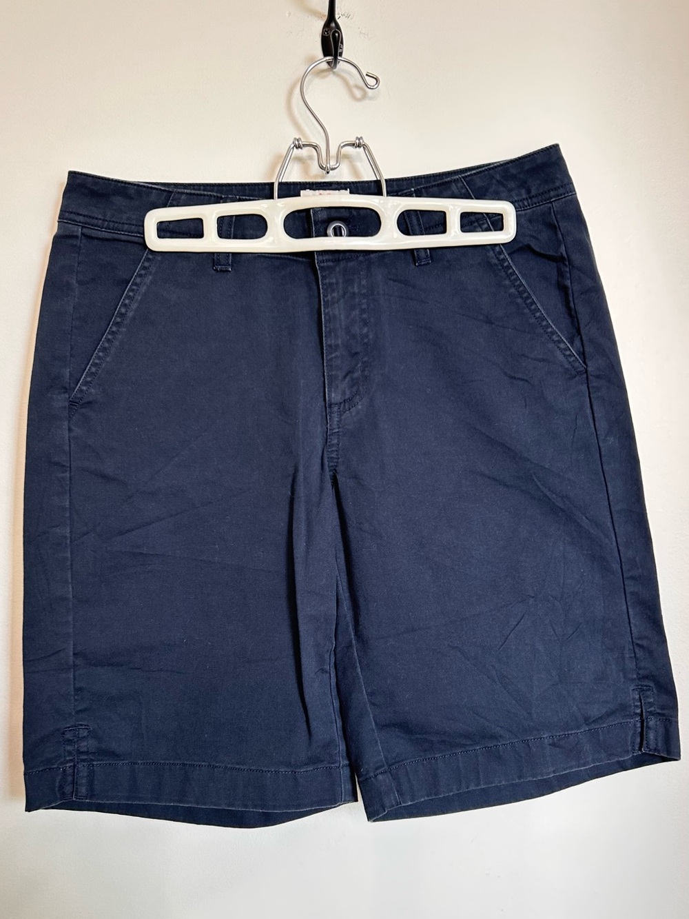L.L. BEAN NAVY COTTON SHORTS